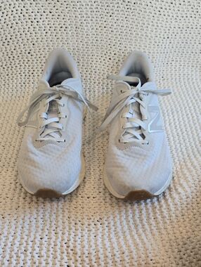 New Balance Women's Running Shoes, Fresh Foam Arishi v4, Size 7 Wide
